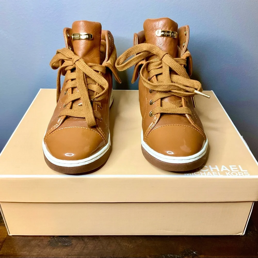 MICHAEL KORS High-top Sneakers with Suede Accent - Picture 2 of 8